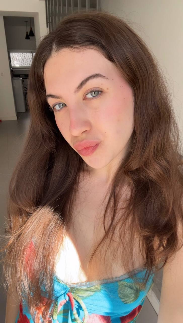 Nude girl Amber in Bhopal