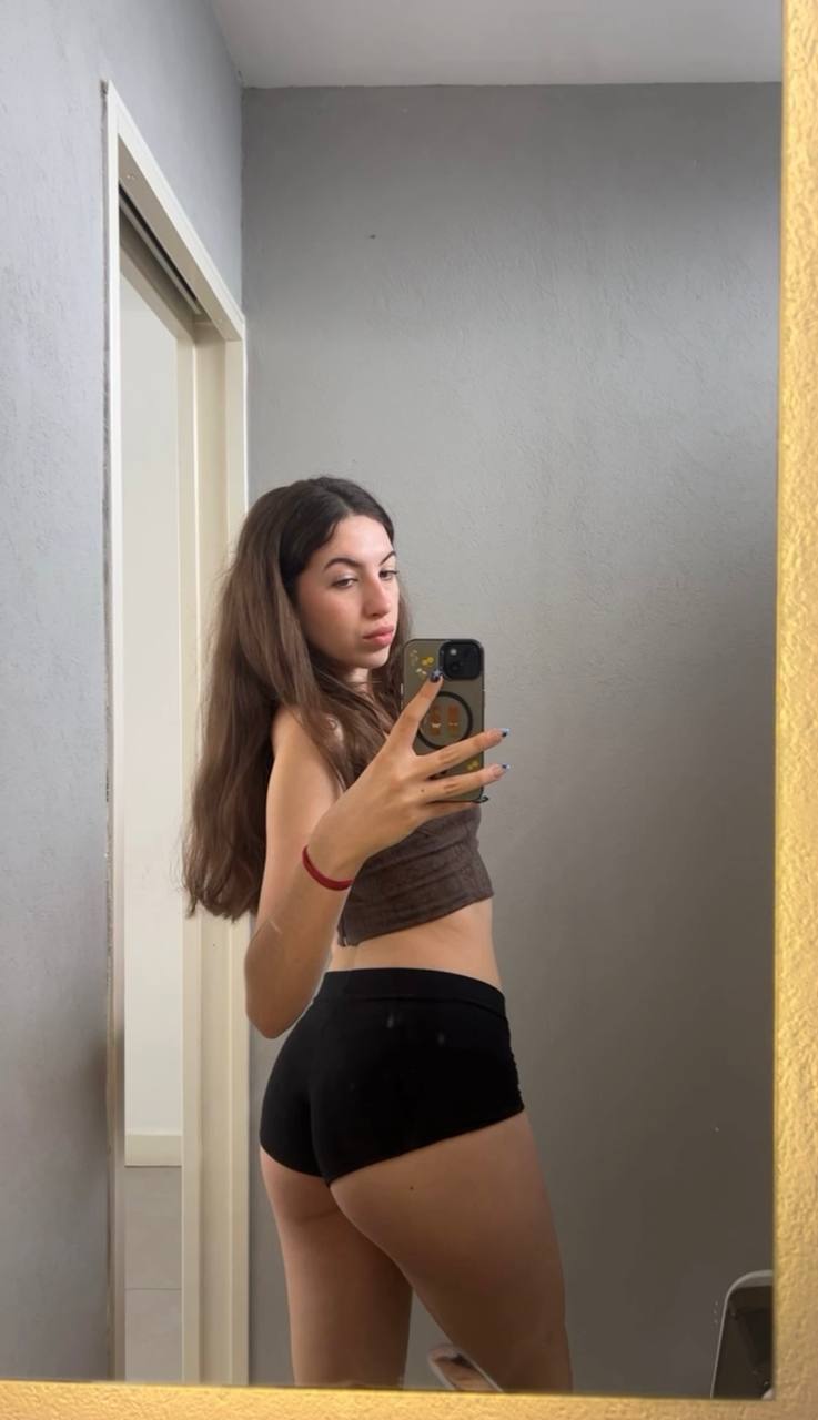 Amber in her underwear in Bhopal